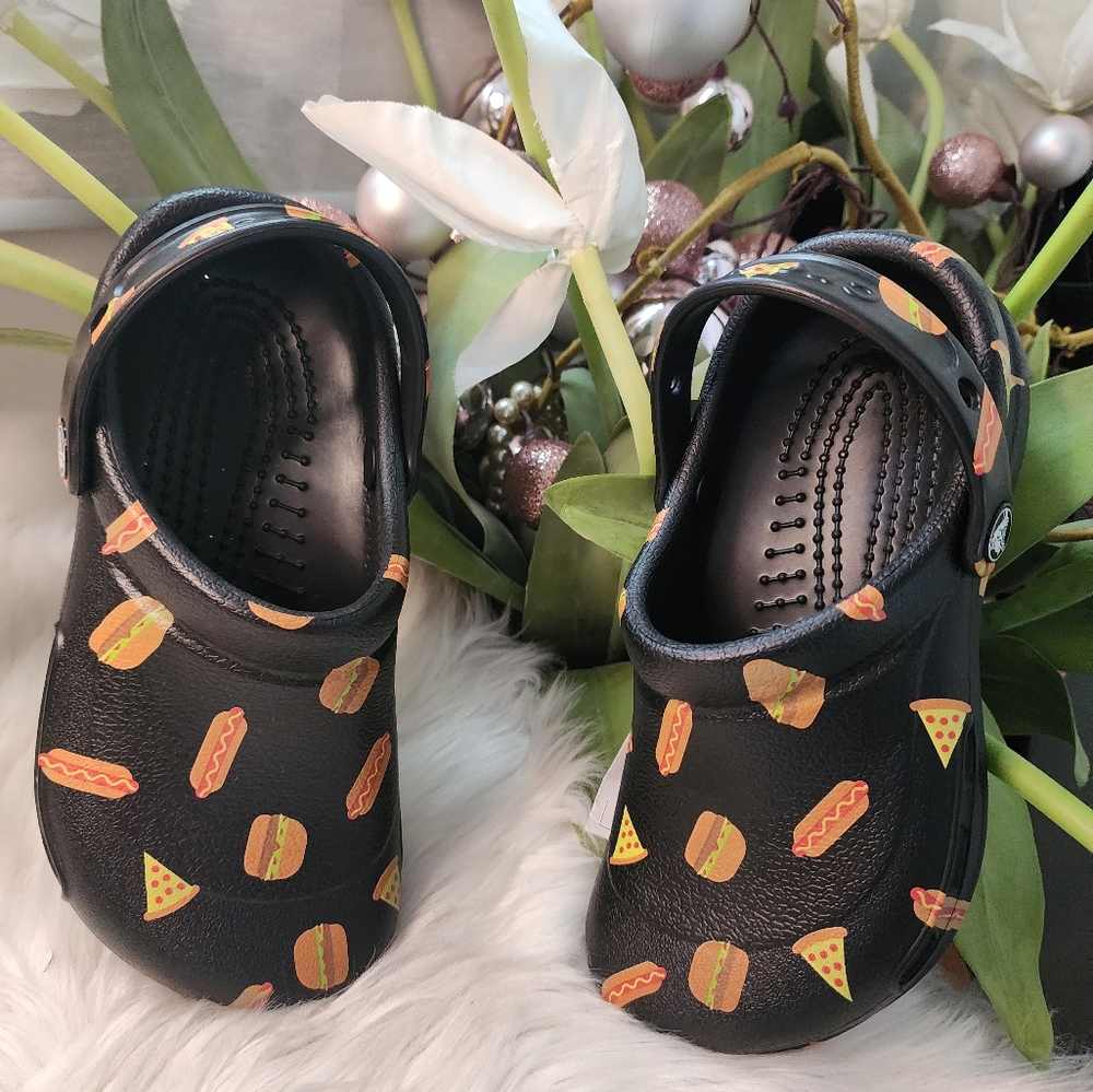 Crocs Bistro Hamburger/Hotdogs/Pizza Rare Graphics Women6 new